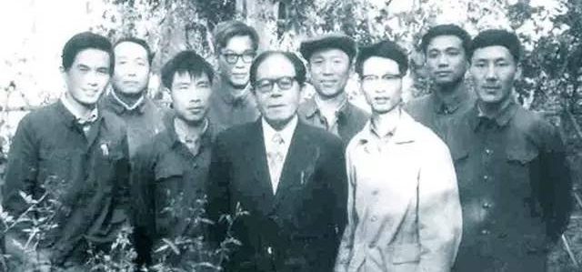 龚祥瑞 李克强:法律工作的计算机化缩略图 龚祥瑞 李克强:法律工作的计算机化缩略图